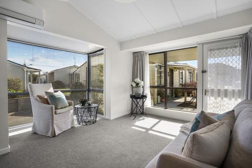 018_Open2view_ID581358-1_Hennessy_Pl