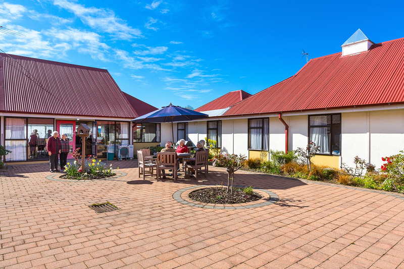 Redroofs Lifecare_03